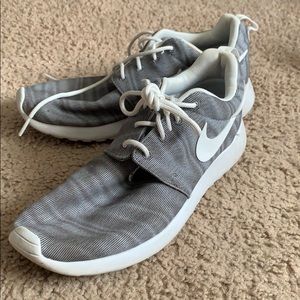 Nike Roshe women’s shoe